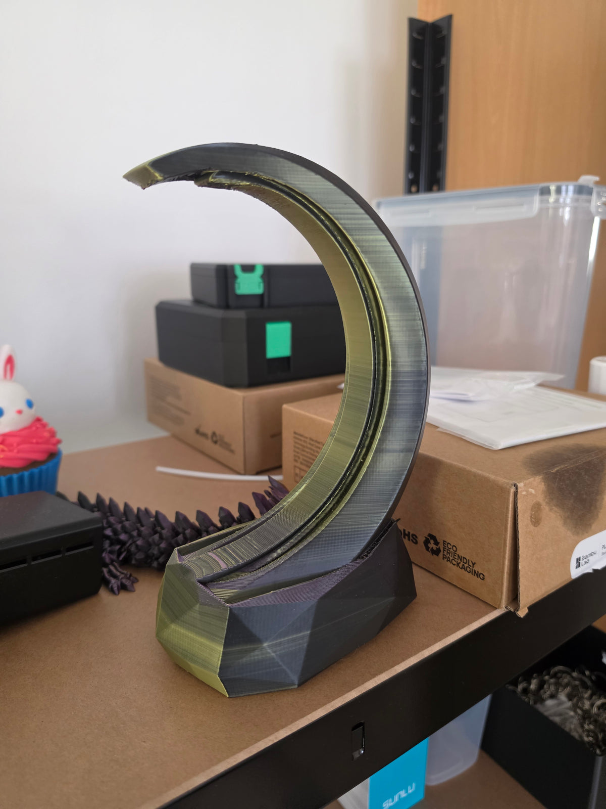 3D Printed Headphone Stand, choose your colour